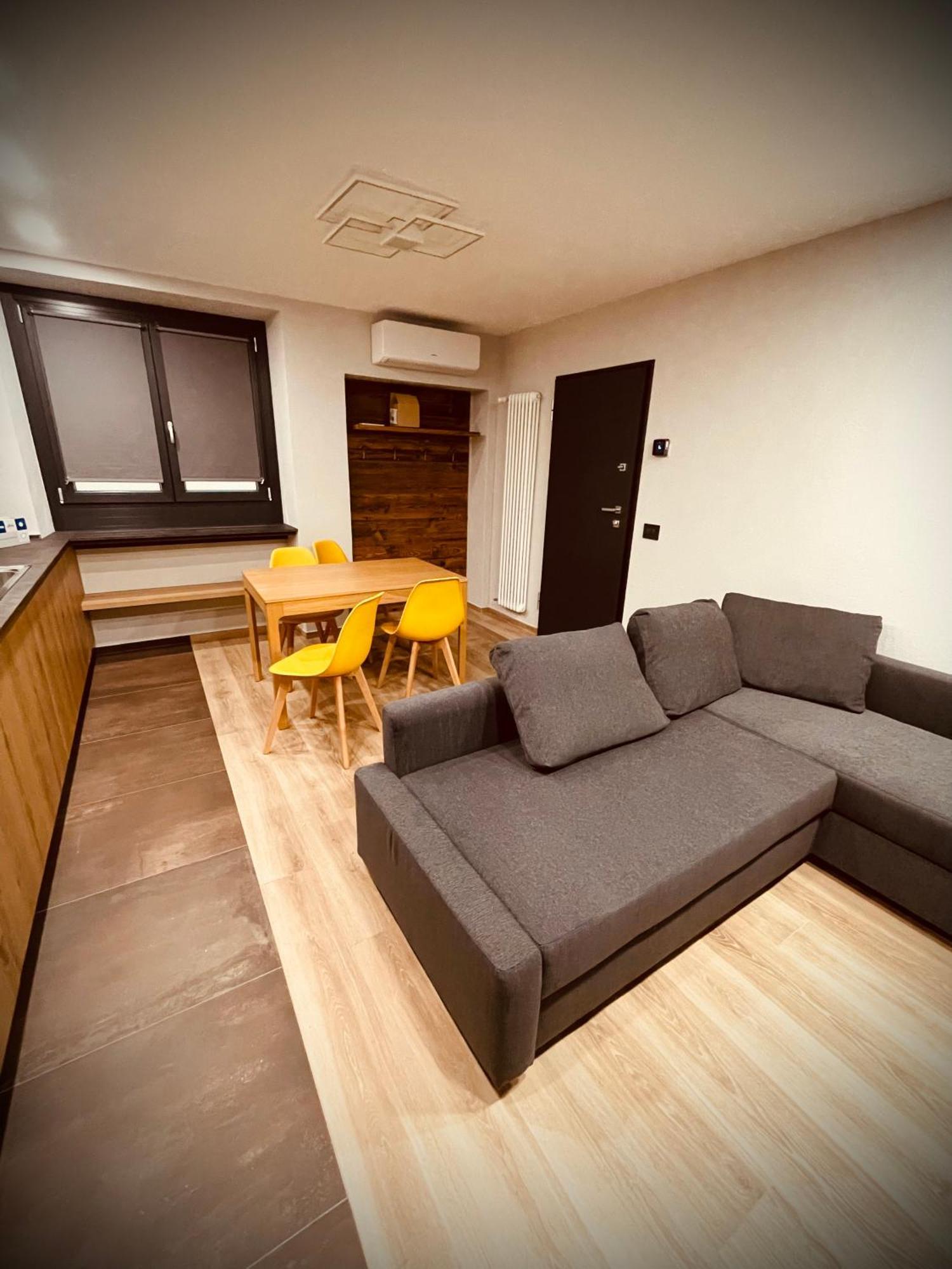 Alpine Hut Apartment Pont-Saint-Martin Ngoại thất bức ảnh